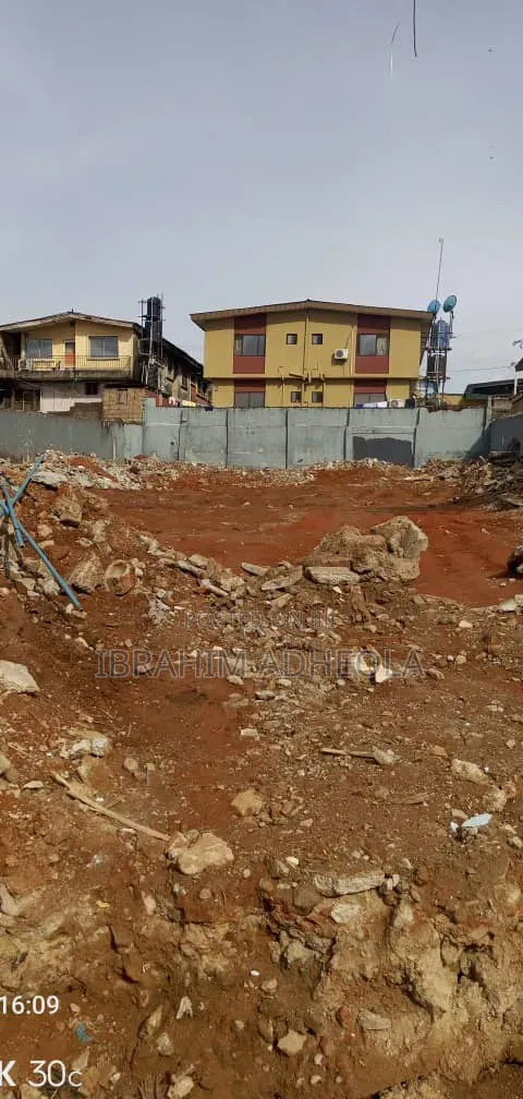 Land Measuring 638sqm Inside An Estate Off College Road