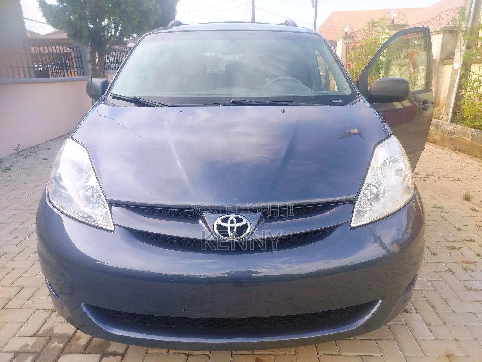 Toyota Sienna LE 2009 Blue