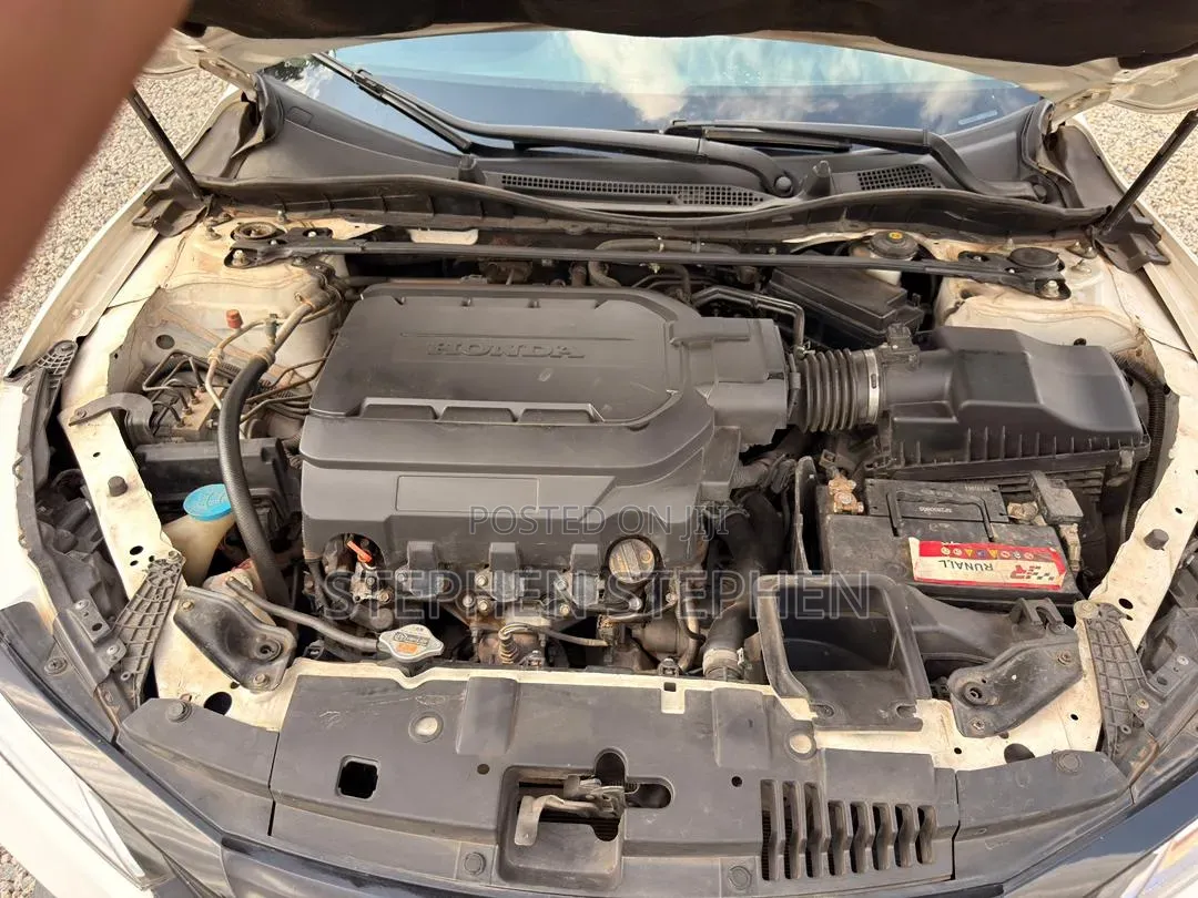 Honda Accord EX-L V-6 4dr Sedan FWD (3.5L 6cyl 6A) 2013 White