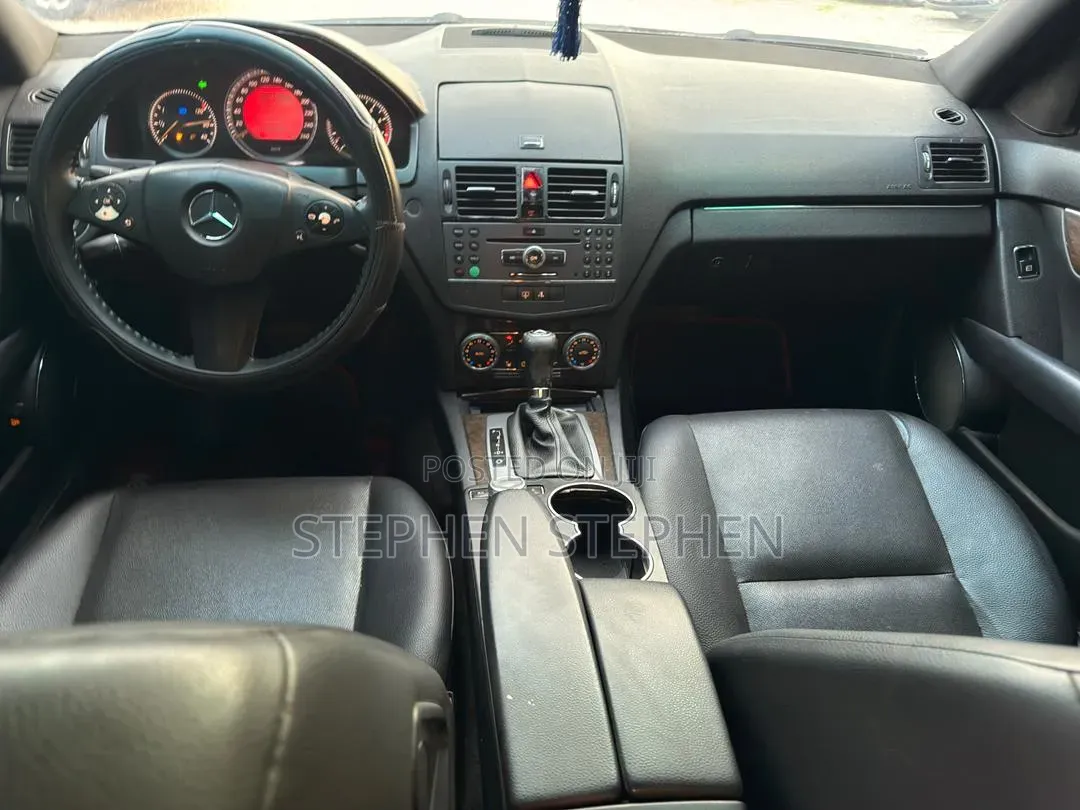 Mercedes-Benz C300 Luxury Sedan RWD (3.0L 6cyl 7A) 2009 Black