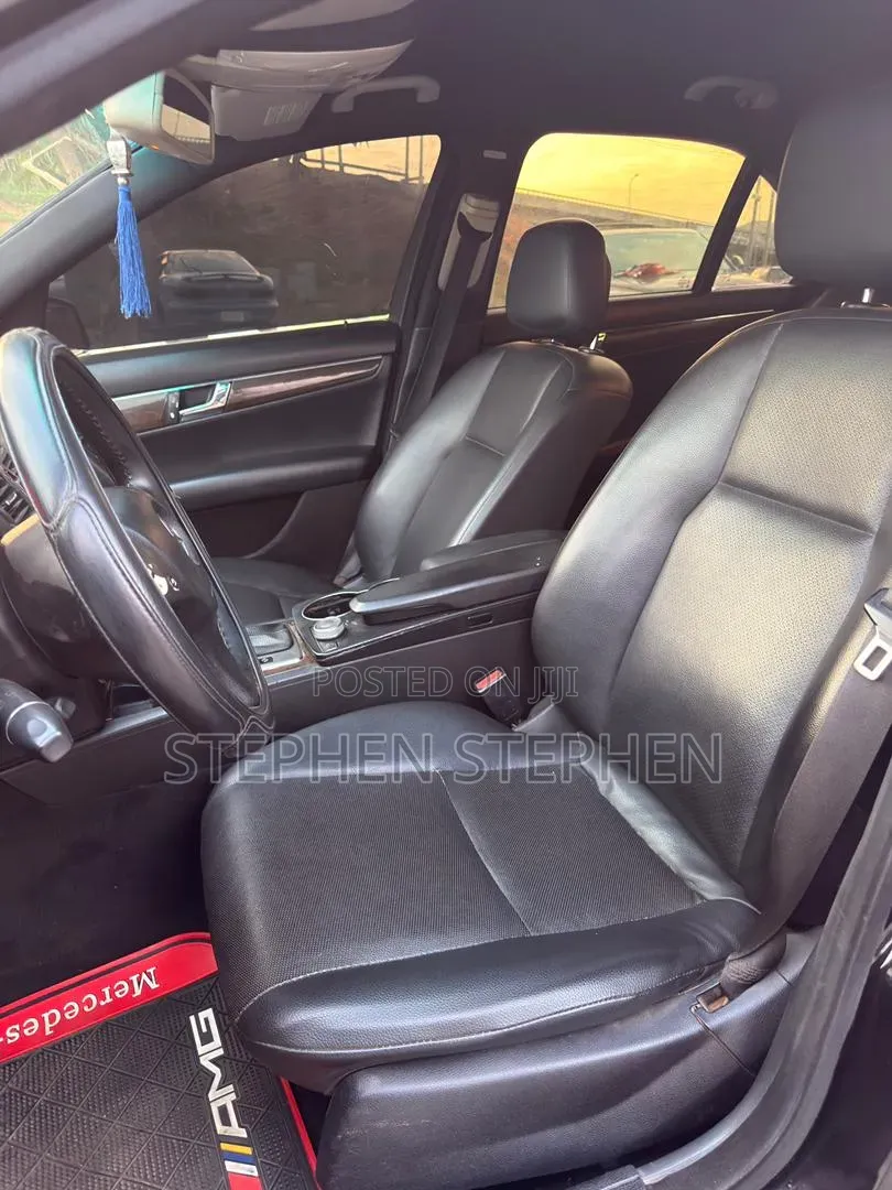 Mercedes-Benz C300 Luxury Sedan RWD (3.0L 6cyl 7A) 2009 Black