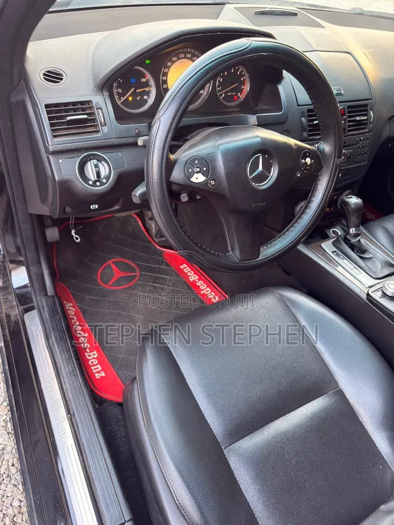 Mercedes-Benz C300 Luxury Sedan RWD (3.0L 6cyl 7A) 2009 Black