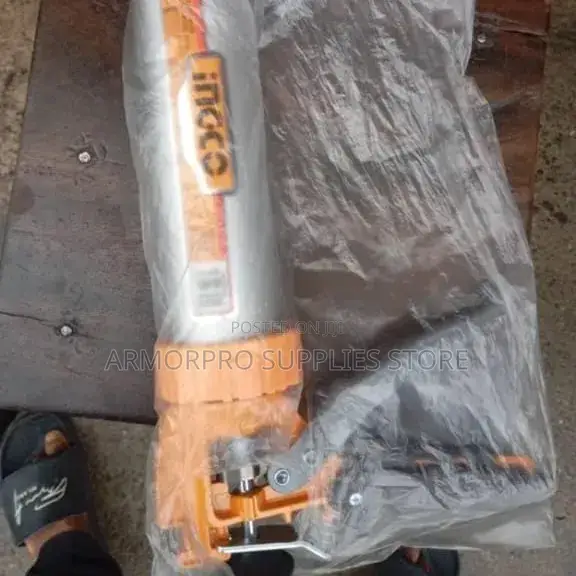 Ingco Brand Grease Gun For Automotive And Industrial Lubrication