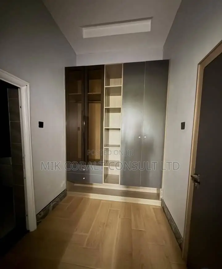 Furnished 2bdrm Block of Flats in By Paradise 1, Life Camp for rent