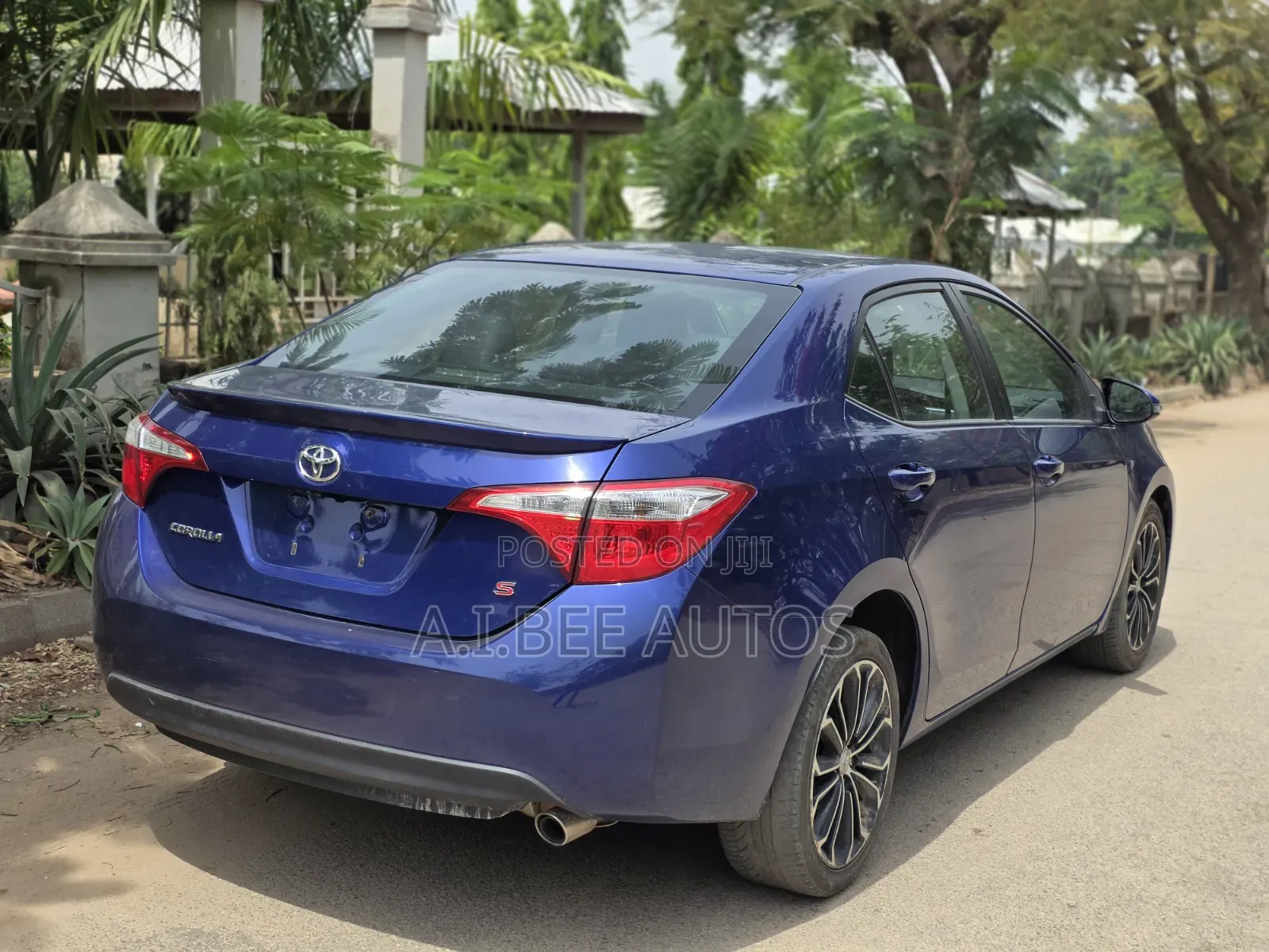 Toyota Corolla S 4dr Sedan (1.8L 4cyl CVT) 2015