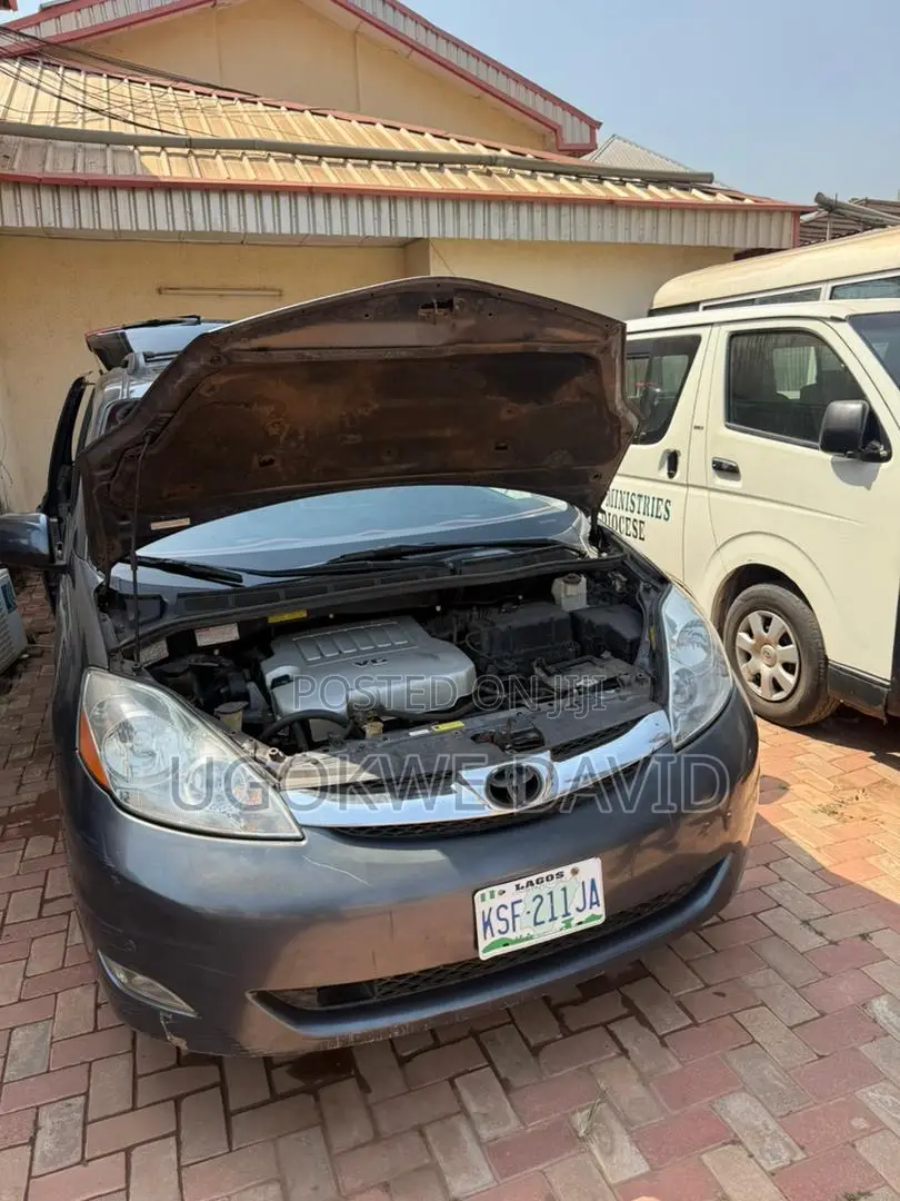 Toyota Sienna 2008 Gray