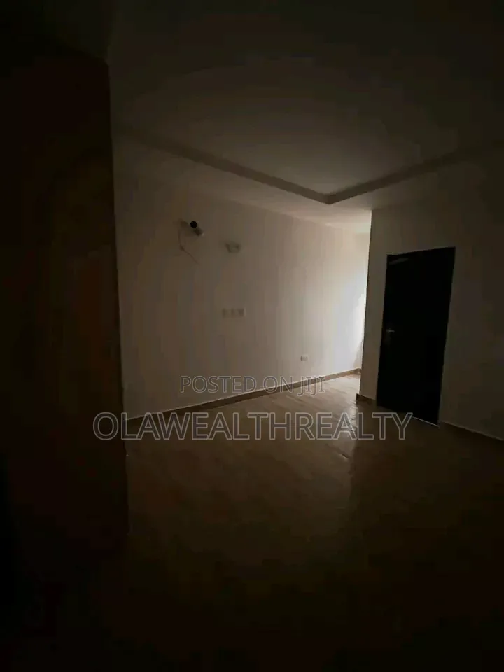 4bdrm Duplex in Gwarinpa for rent