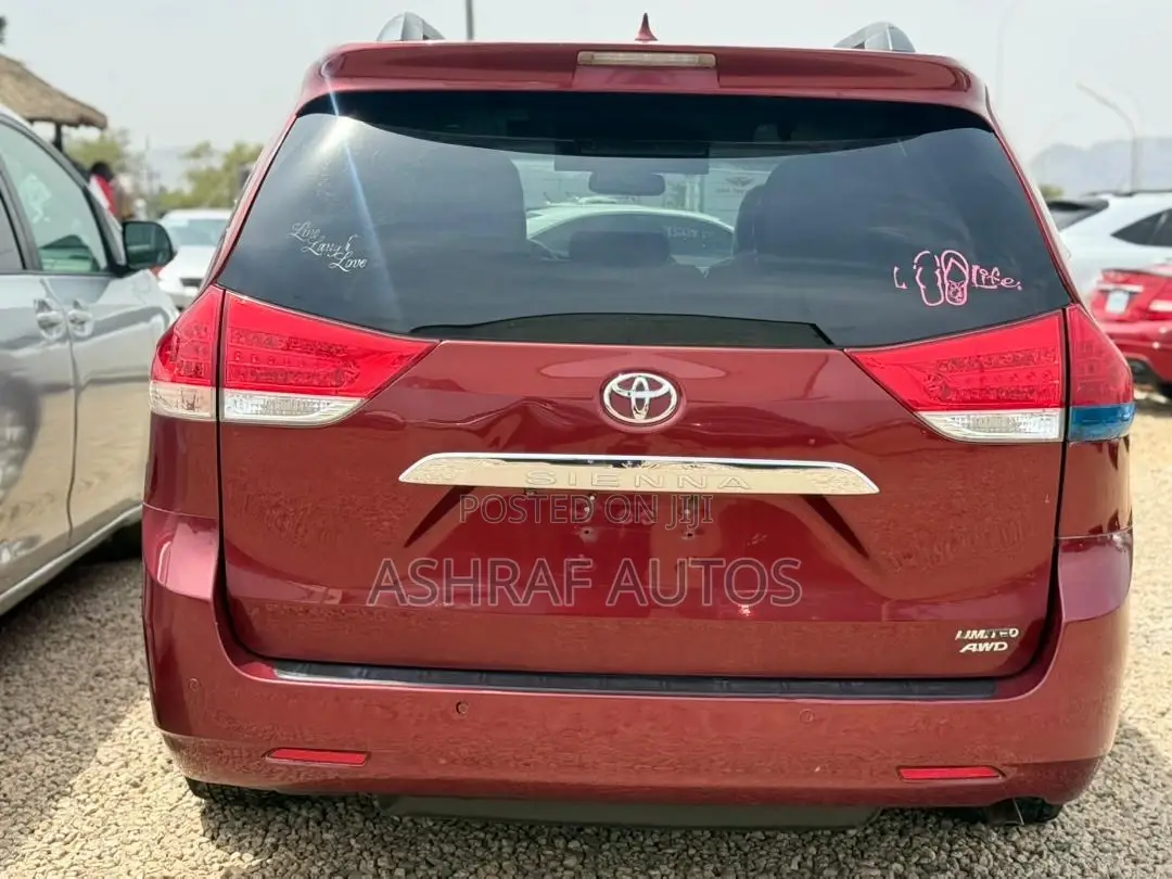 Toyota Sienna Limited AWD 7-Passenger 2013 Red