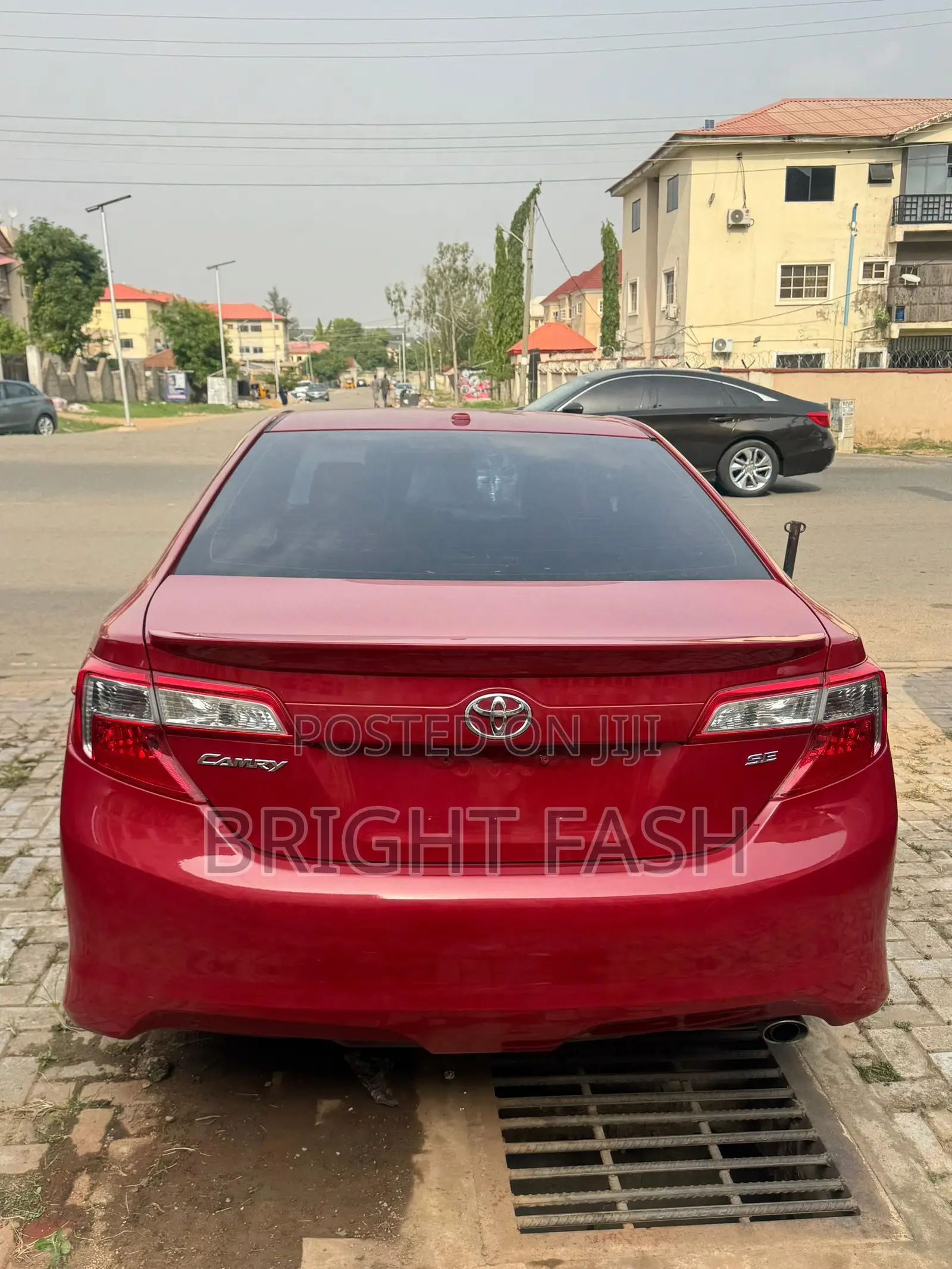 Toyota Camry SE 4dr Sedan (2.5L 4cyl 6A) 2012 Red