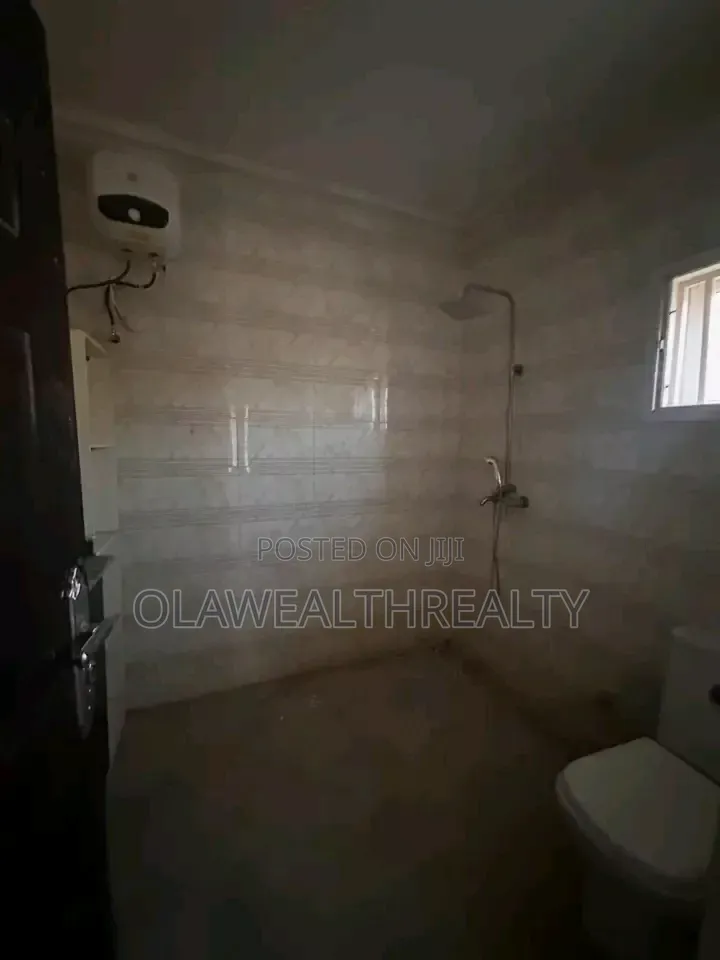 4bdrm Duplex in Gwarinpa for rent