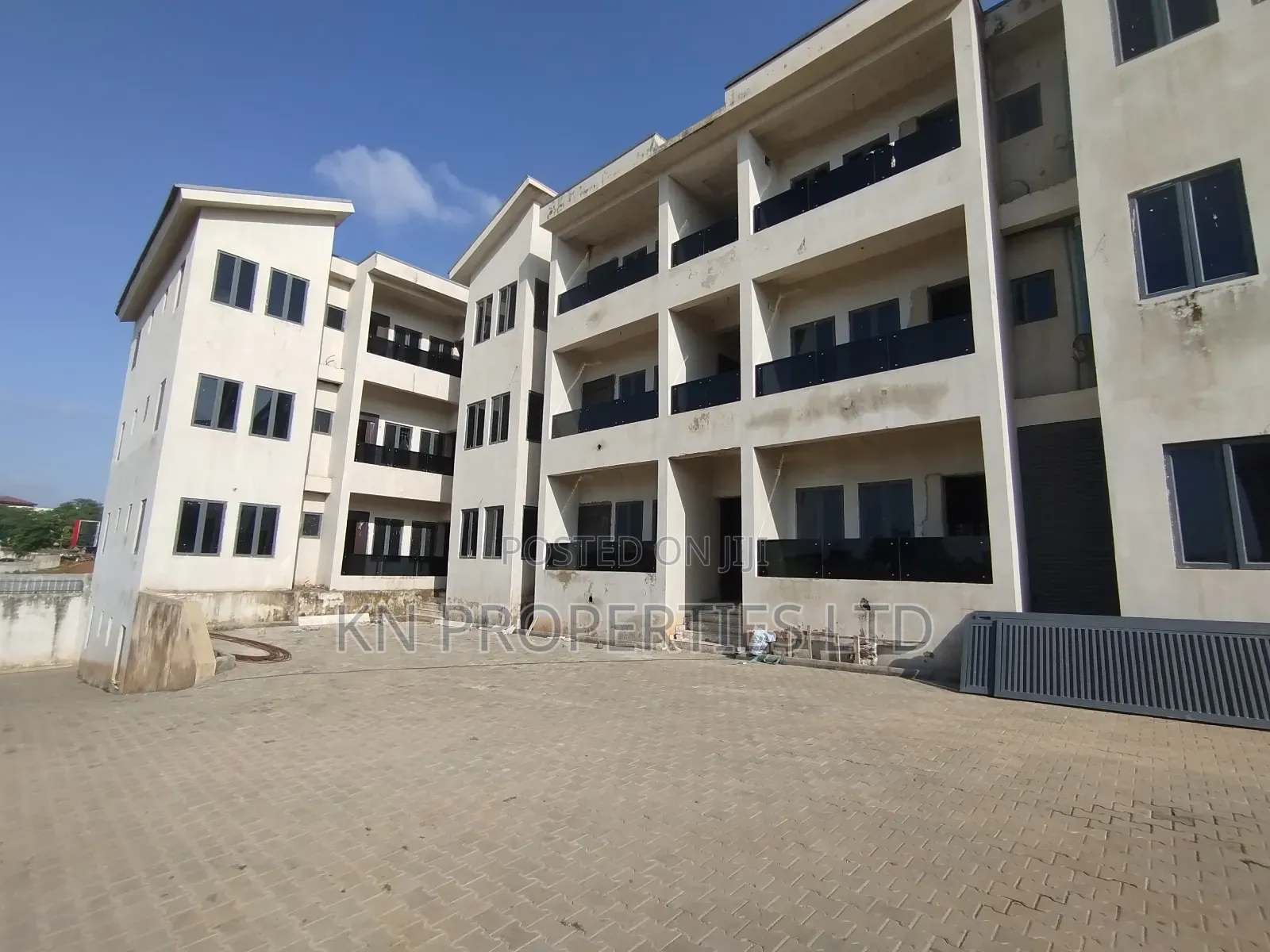 2bdrm Apartment in 17 Units Corporate, Garki for rent