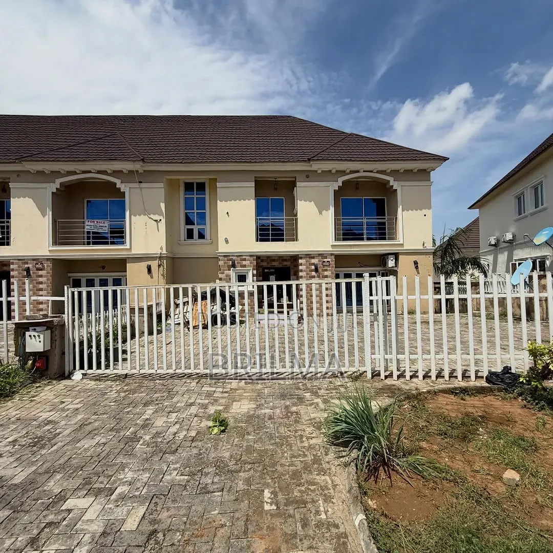4bdrm Duplex in FHA for sale