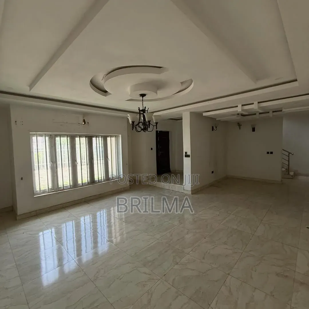 4bdrm Duplex in FHA for sale