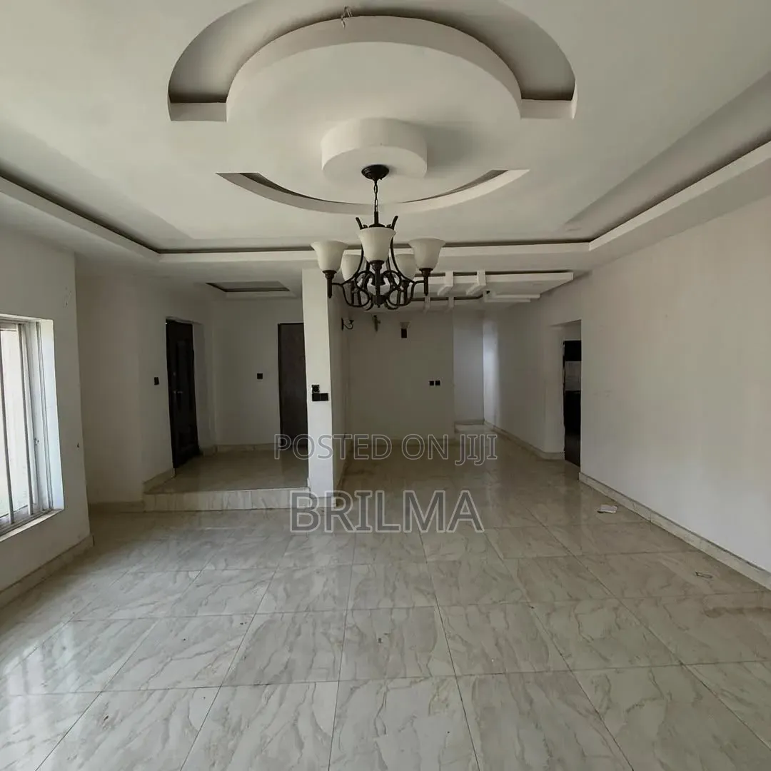 4bdrm Duplex in FHA for sale