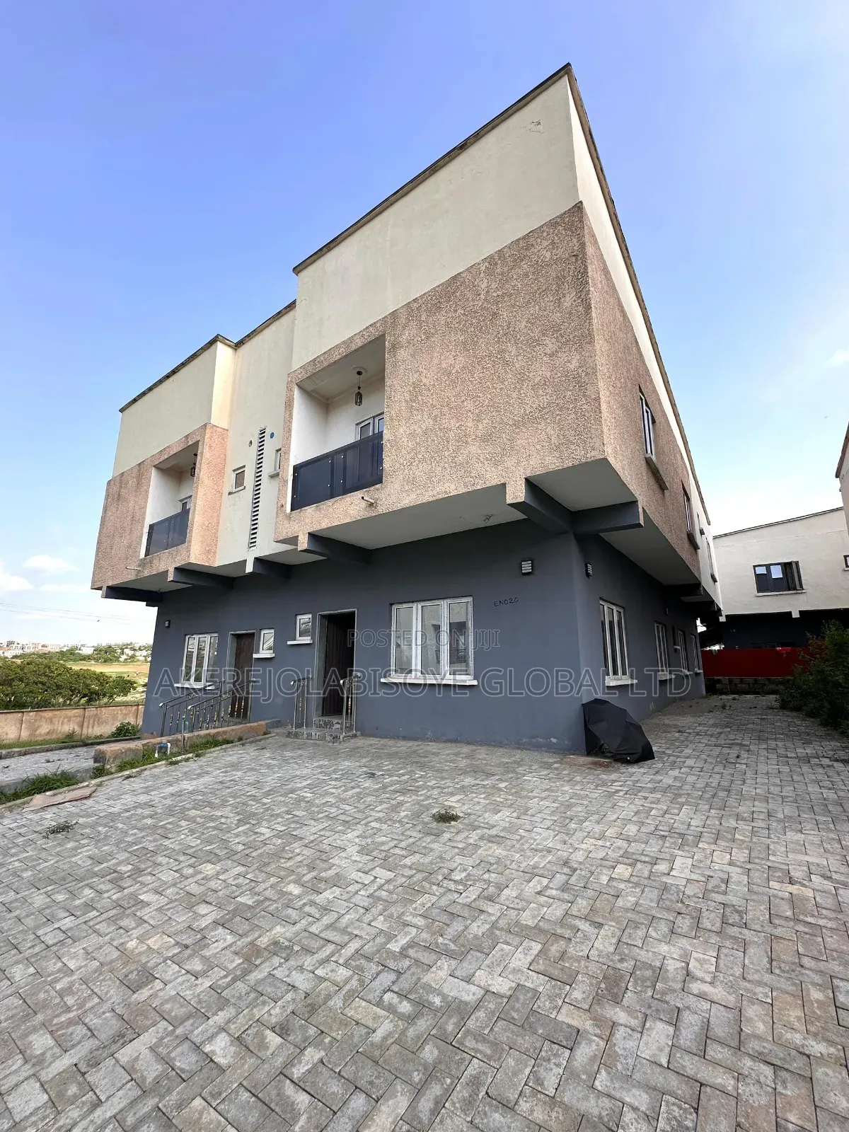 4bdrm Duplex in In An Estate for sale