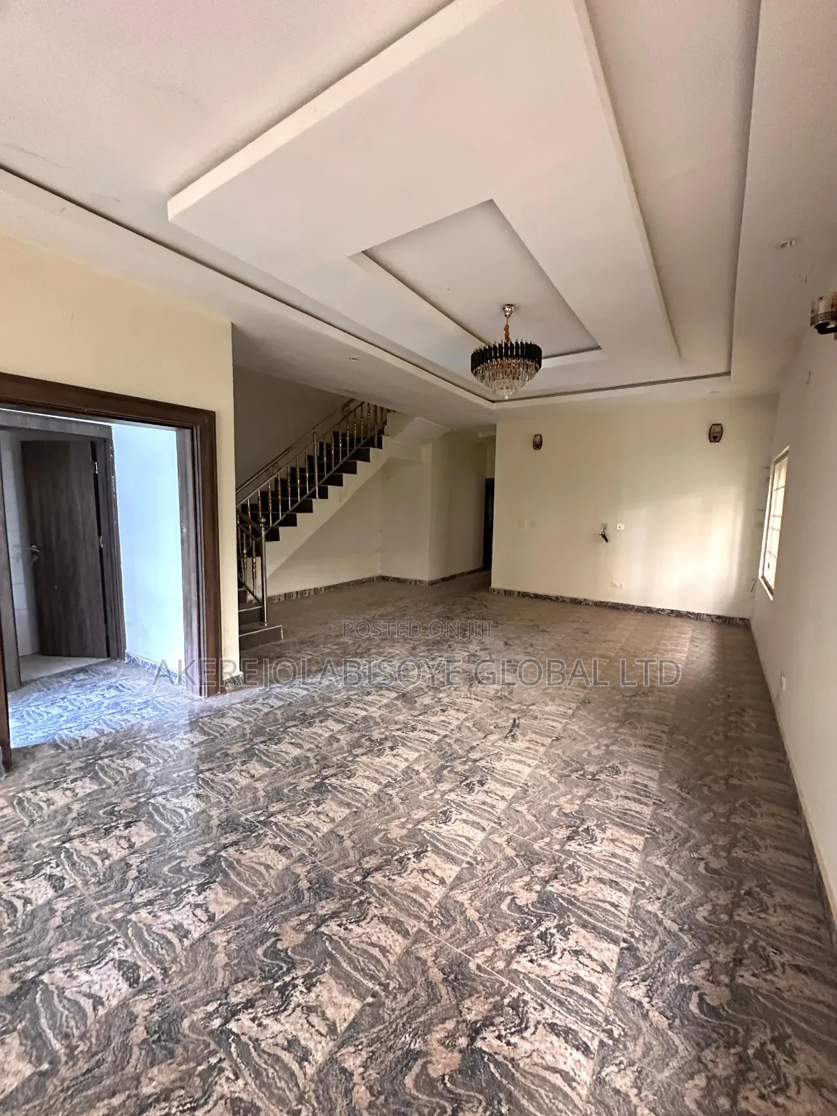 4bdrm Duplex in In An Estate for sale