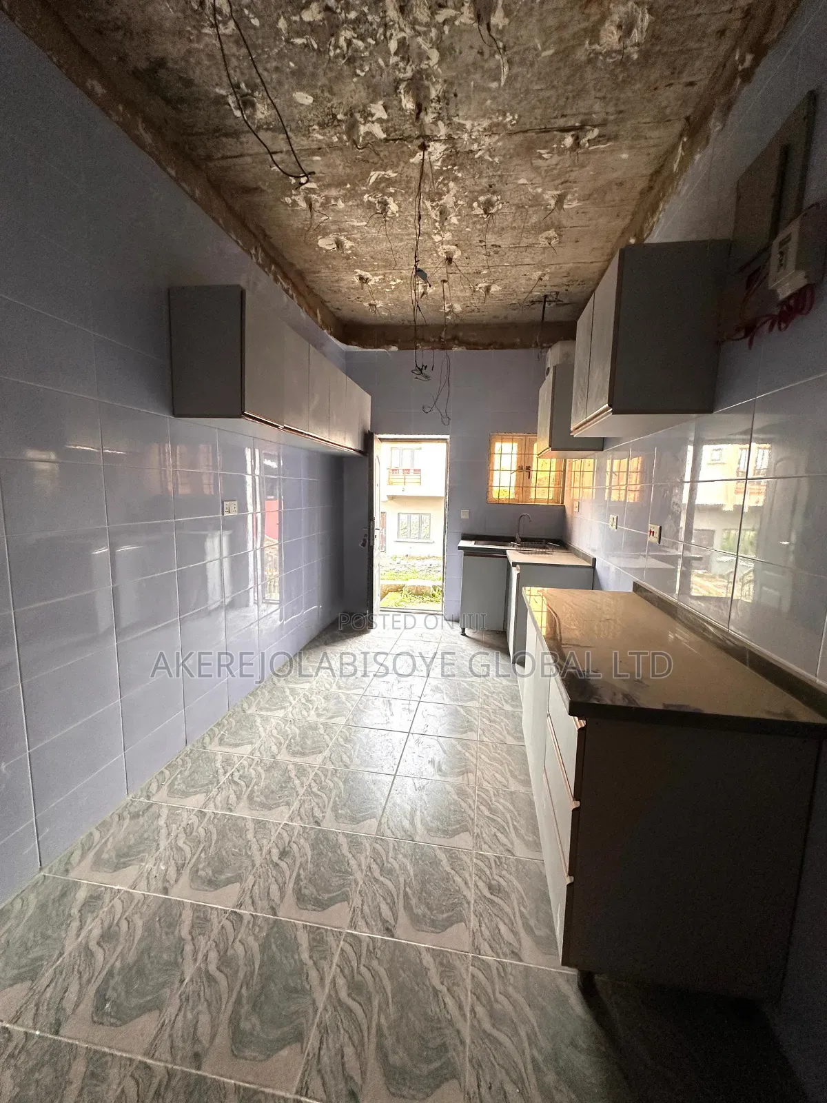 4bdrm Duplex in In An Estate for sale