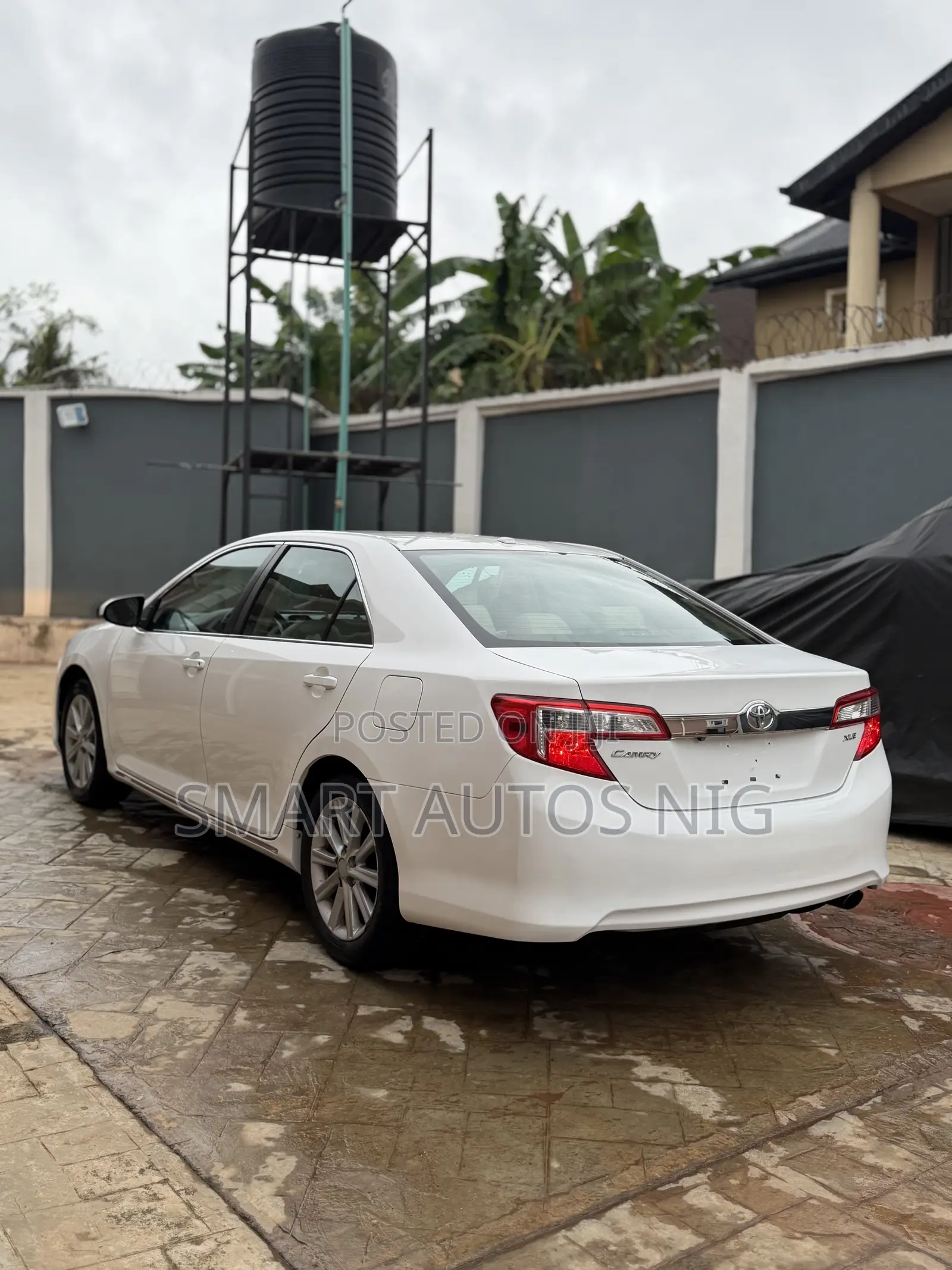 Toyota Camry XLE 4dr Sedan (2.5L 4cyl 6A) 2013 Silver