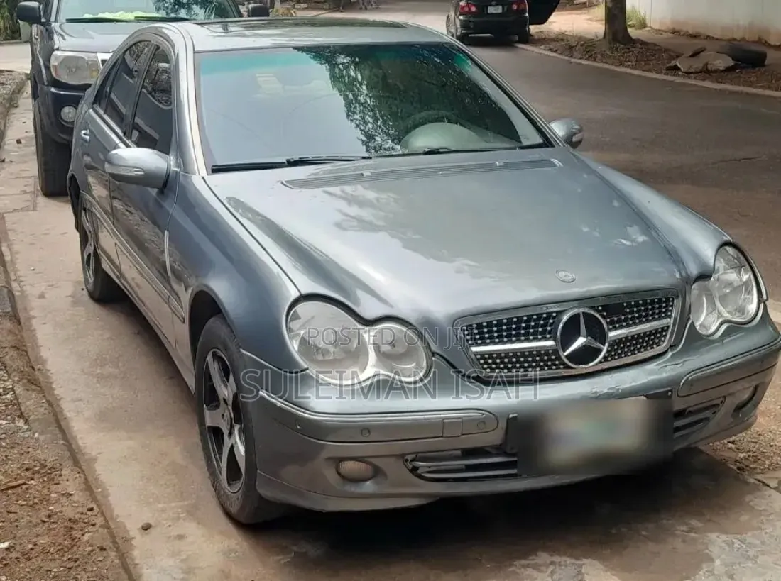 Mercedes-Benz C240 2.6 RWD 2005 Gray