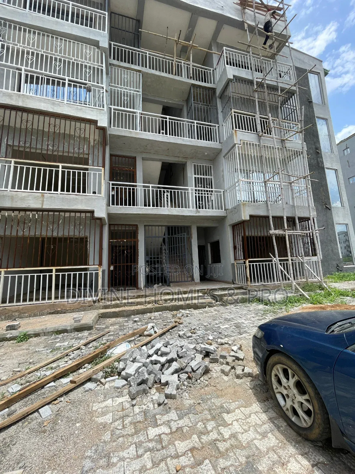 3bdrm Block of Flats in Kubwa for sale