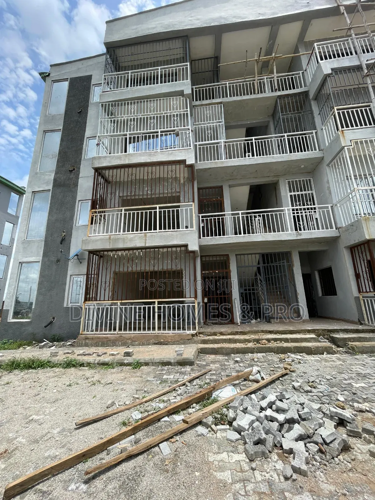 3bdrm Block of Flats in Kubwa for sale