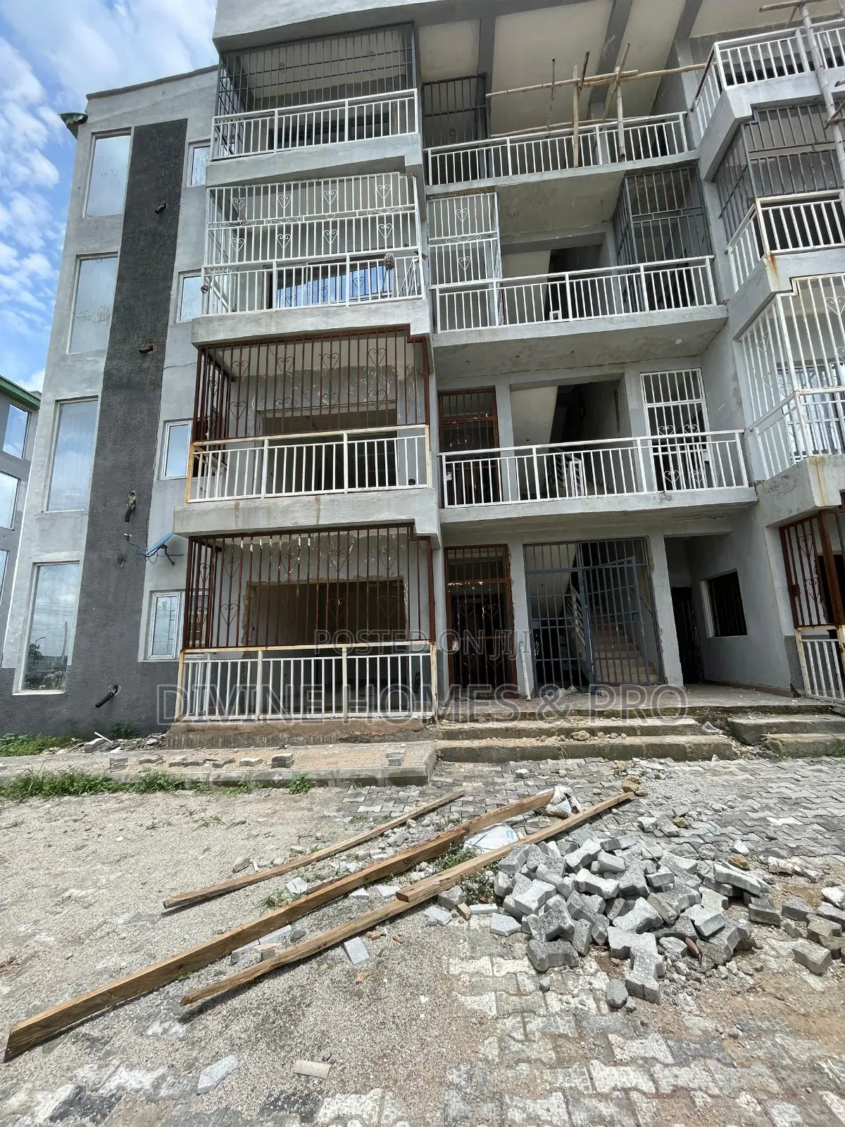3bdrm Block of Flats in Kubwa for sale