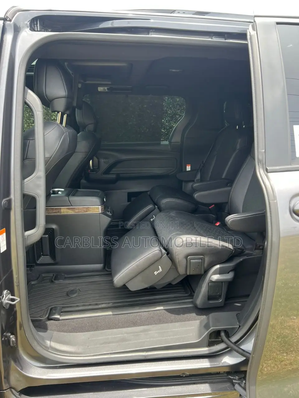 Toyota Sienna Limited 7-Passenger AWD 2025 Gray