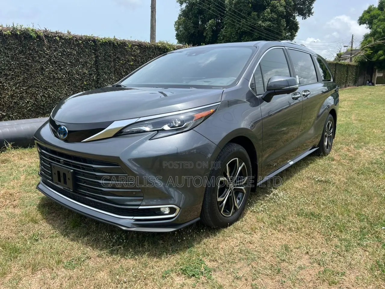 Toyota Sienna Limited 7-Passenger AWD 2025 Gray