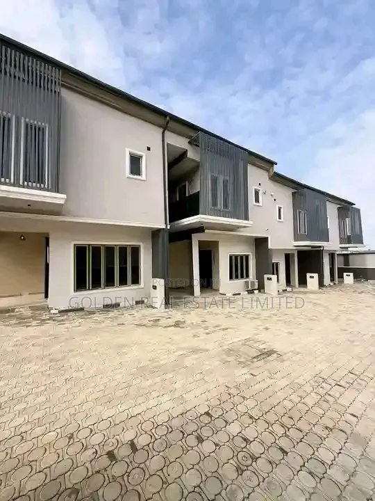 4bdrm Duplex in Maitama for sale