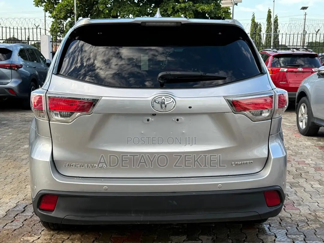 Toyota Highlander Limited V6 4x2 (3.5L 6cyl 6A) 2016 Silver
