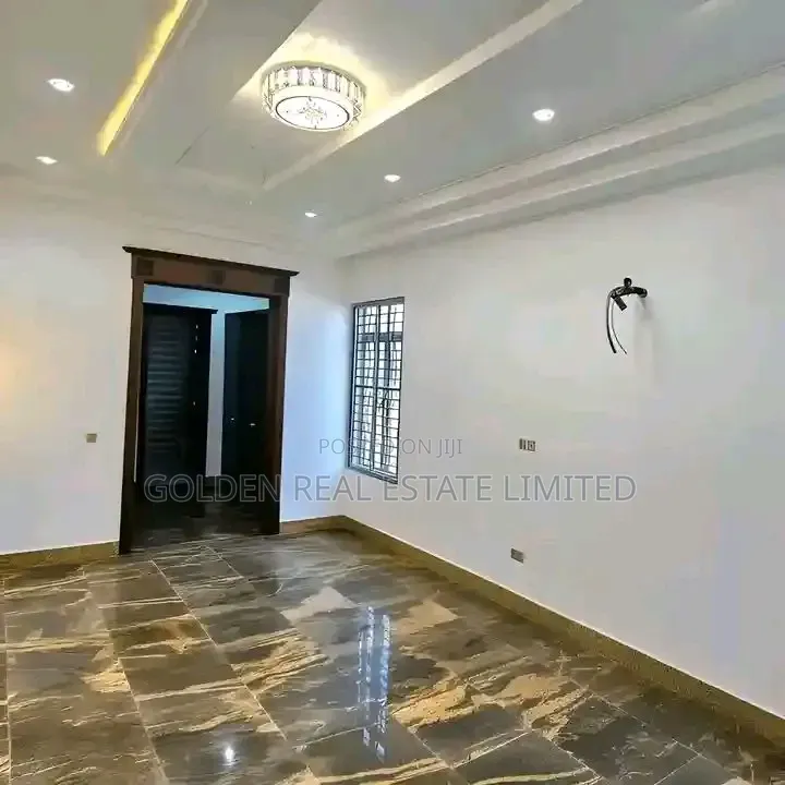 7bdrm Mansion in Asokoro for sale
