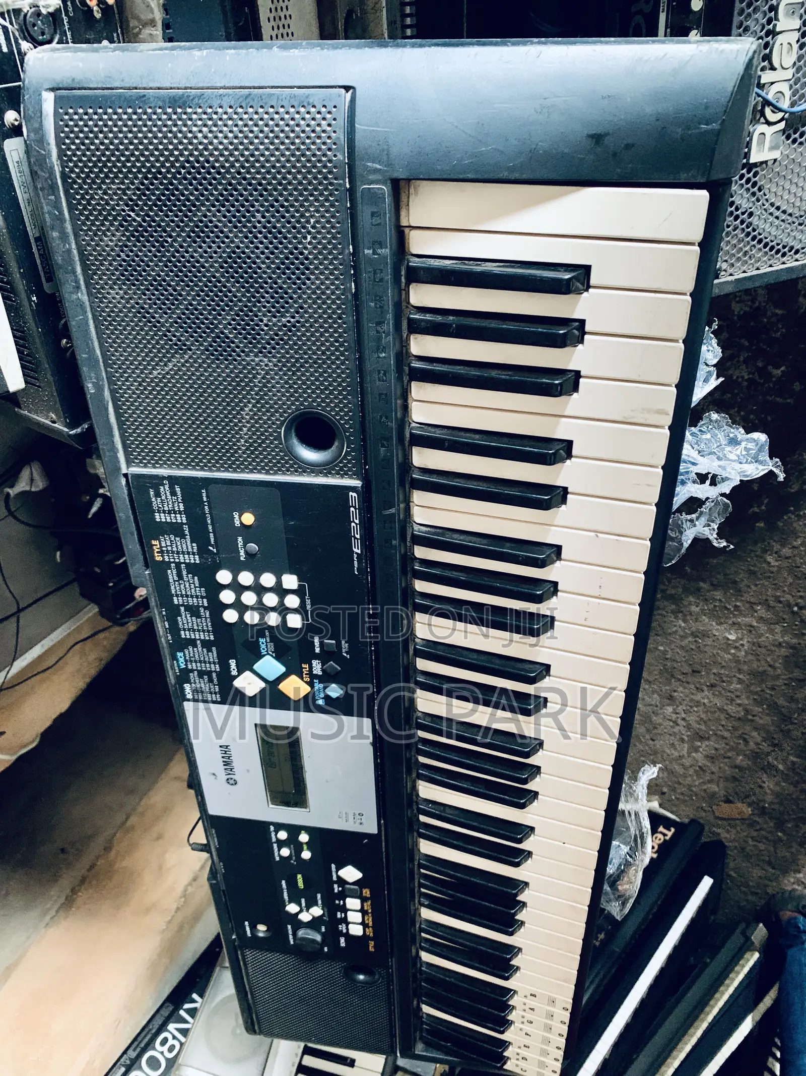 Yamaha PSR-E223 Keyboard | Lagos | Uk-Used, Tested 100%