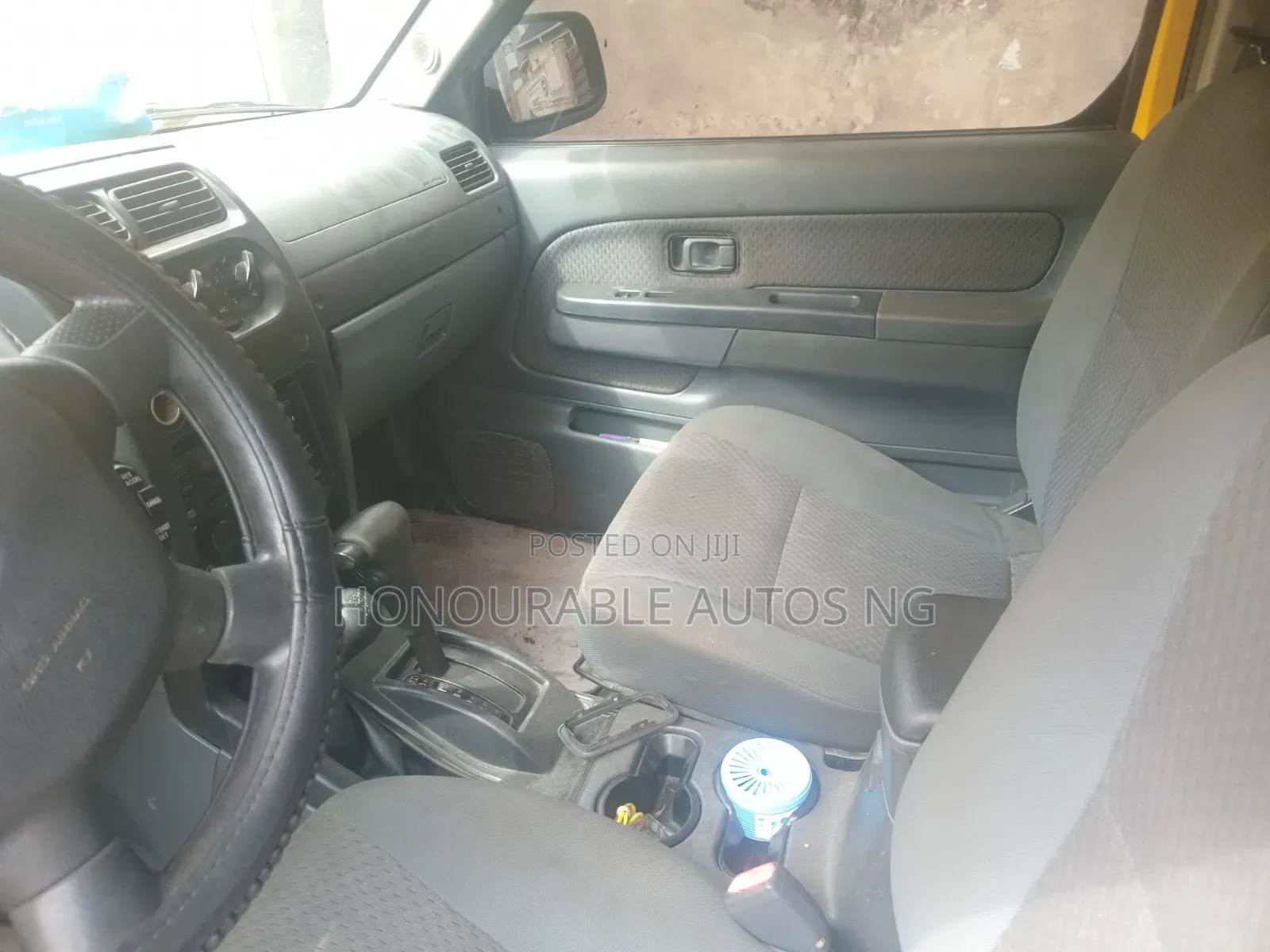 Nissan Xterra Automatic 2004 Yellow