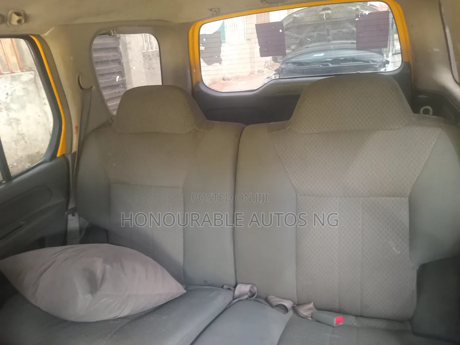 Nissan Xterra Automatic 2004 Yellow