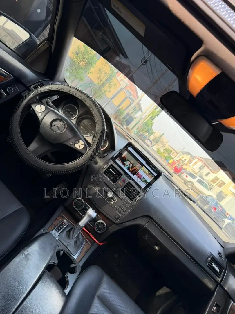 Mercedes-Benz C300 2012 Black
