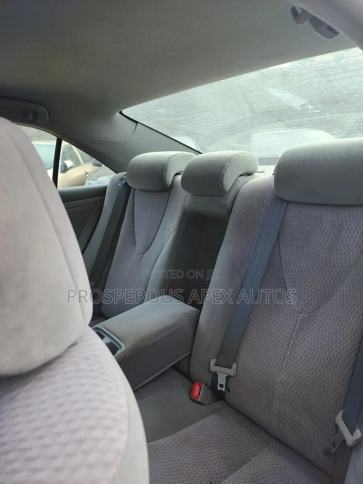 Toyota Camry LE 4dr Sedan (2.5L 4cyl 6AM) 2010 Gray