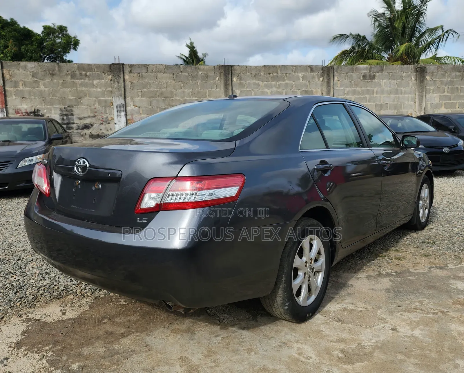 Toyota Camry LE 4dr Sedan (2.5L 4cyl 6AM) 2010 Gray