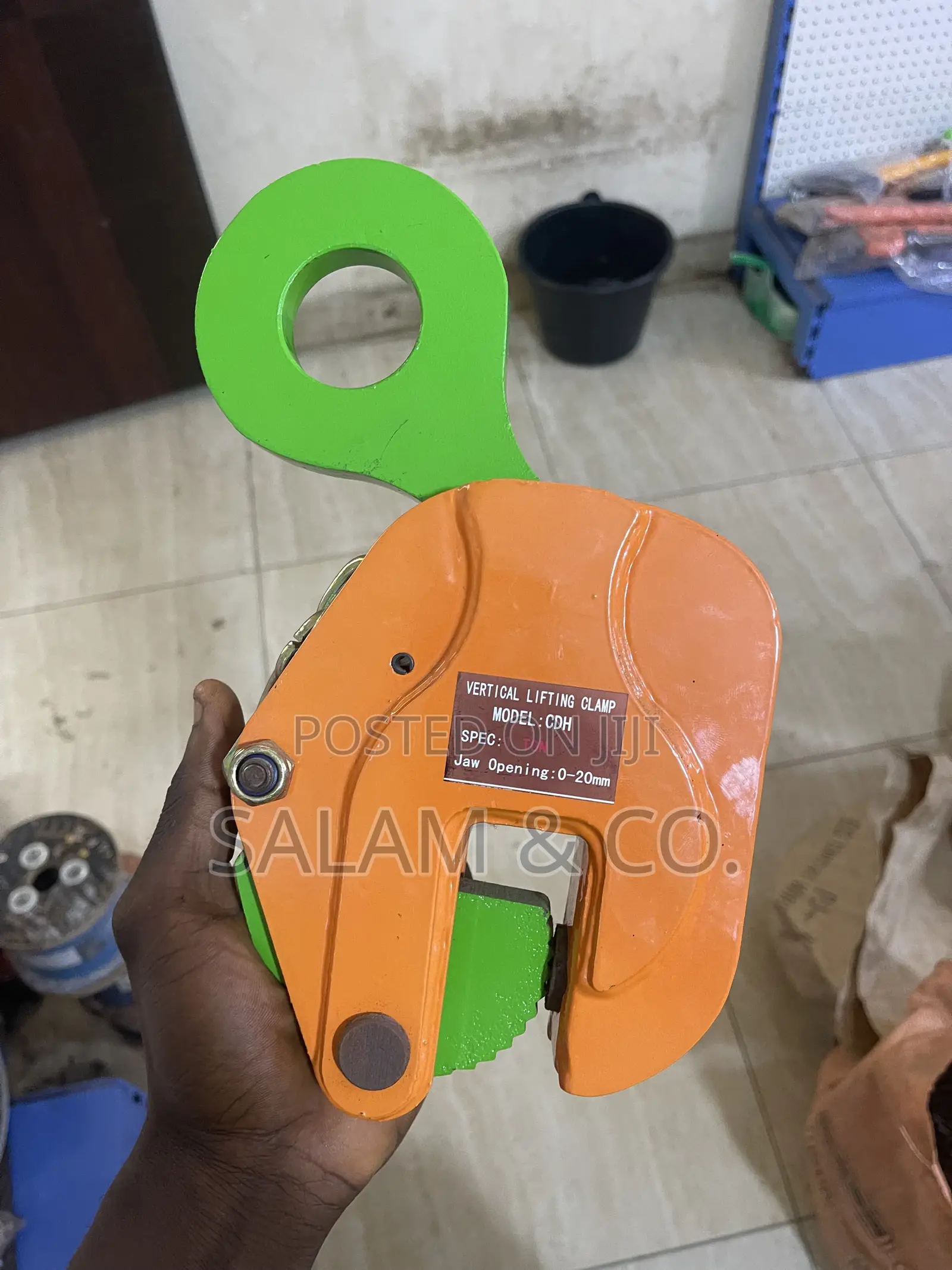 1 Ton Vertical Plate Lifting Clamp – Heavy Duty Steel Sheet Clamp