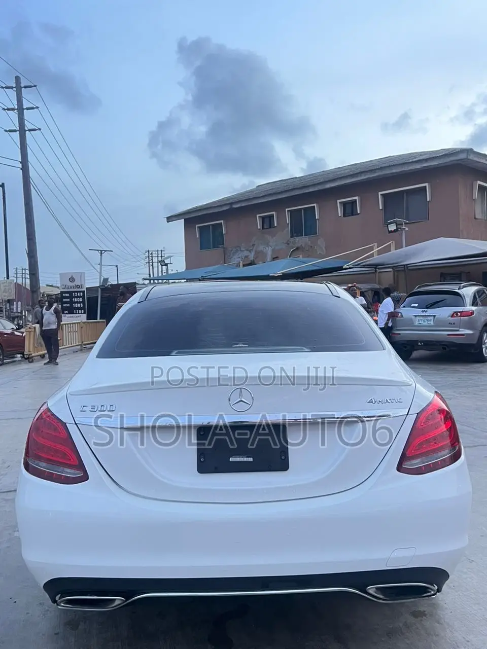 Mercedes-Benz C300 Luxury 4matic Sedan AWD (2.0L 4cyl 7A) 2017 White