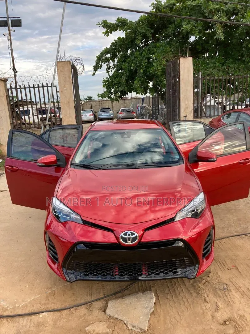 Toyota Corolla SE (1.8L 4cyl 6M) 2019 Red
