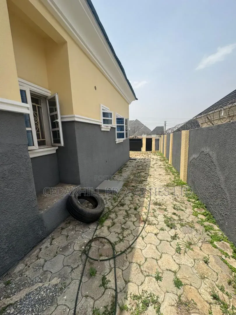 4bdrm Bungalow in Mab Global, Gwarinpa for rent