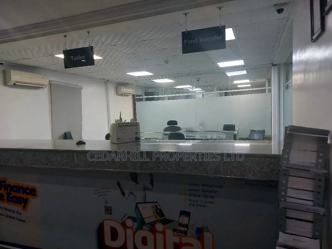 Detached Open-plan Office Building