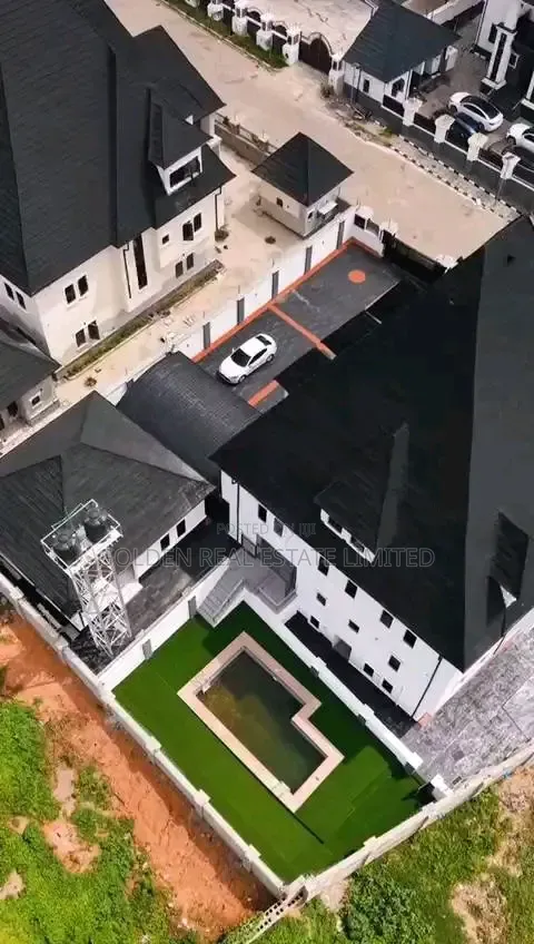 7bdrm Mansion in Dape for sale