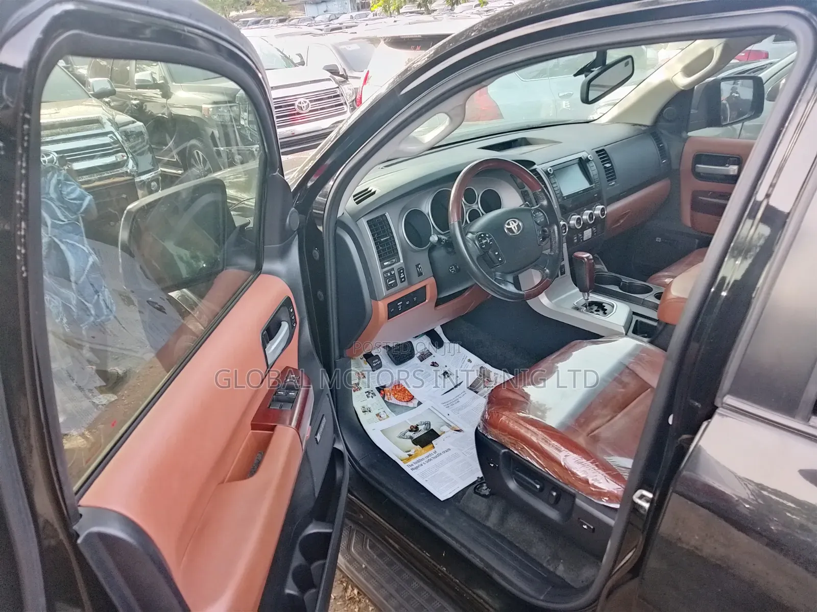 Toyota Sequoia 2012. 2013 Full Option