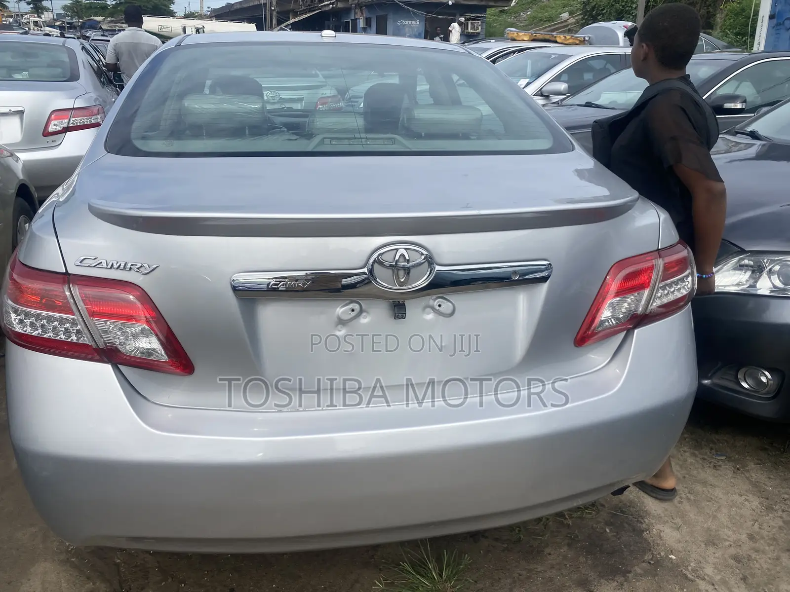 Toyota Camry LE 4dr Sedan (2.5L 4cyl 6A) 2011 Silver