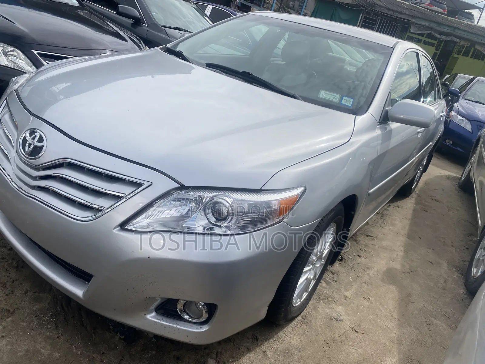 Toyota Camry LE 4dr Sedan (2.5L 4cyl 6A) 2011 Silver