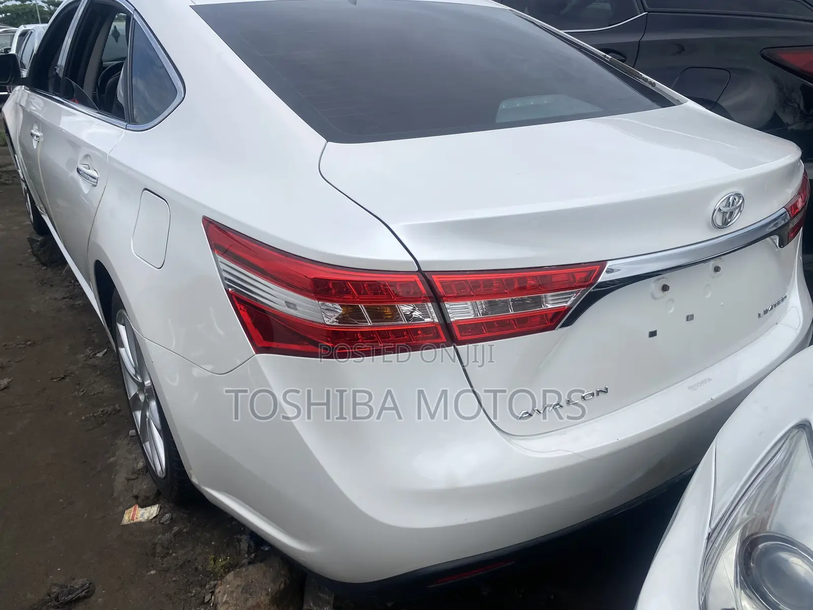 Toyota Avalon Limited FWD Sedan (3.6L 6cyl 6A) 2016 White