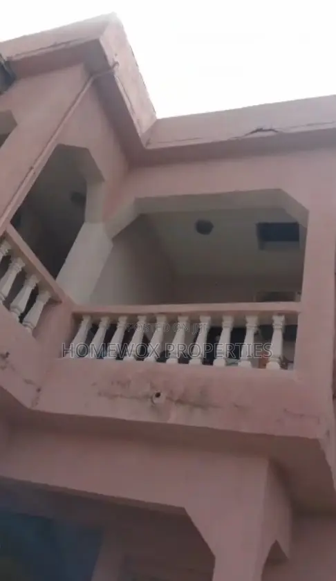 4bdrm Block of Flats in Rumuigbo for sale