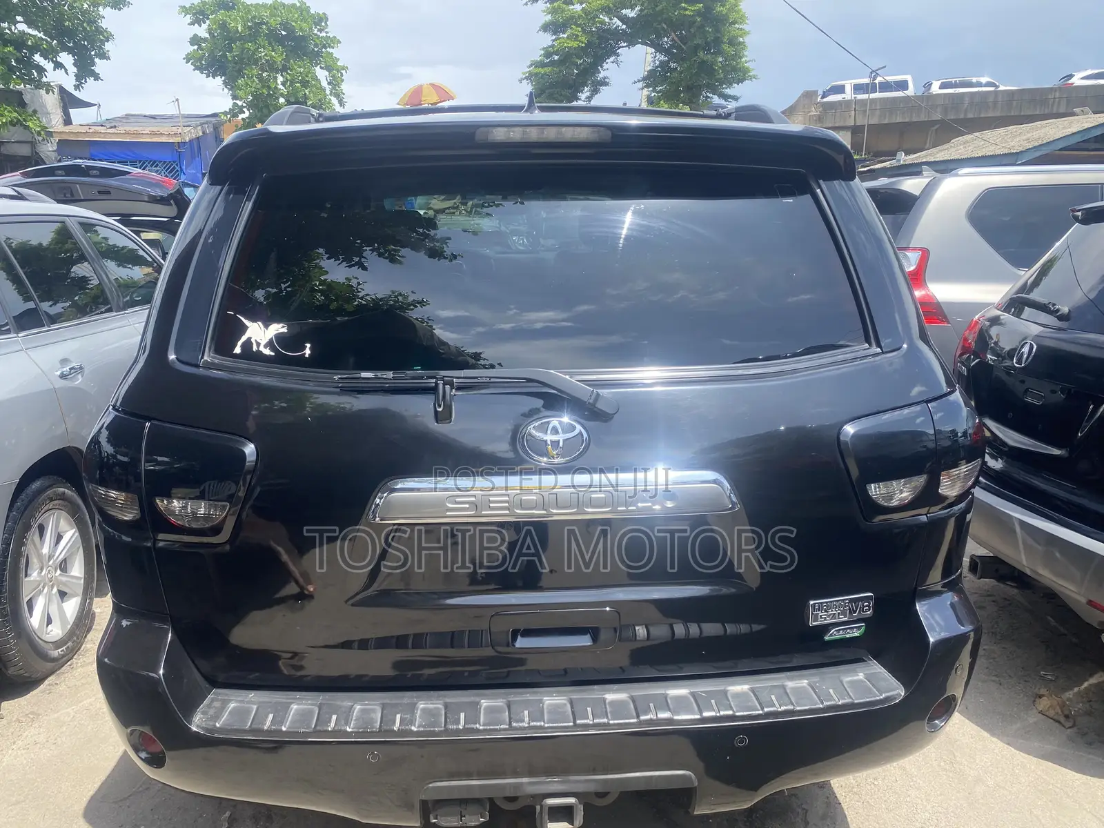 Toyota Sequoia Platinum 4dr SUV 4WD (5.7L 8cyl 6A) 2013 Black