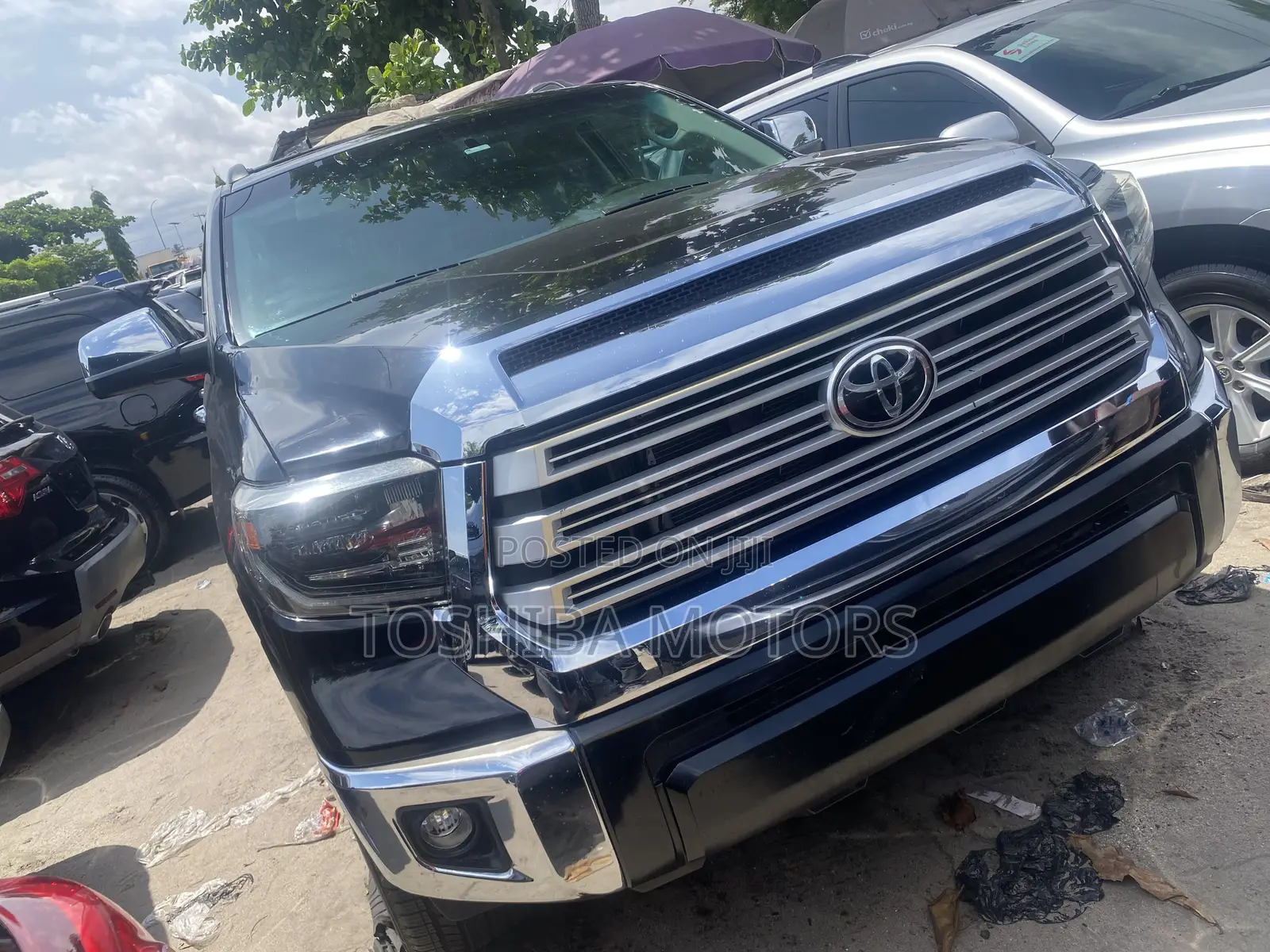 Toyota Sequoia Platinum 4dr SUV 4WD (5.7L 8cyl 6A) 2013 Black